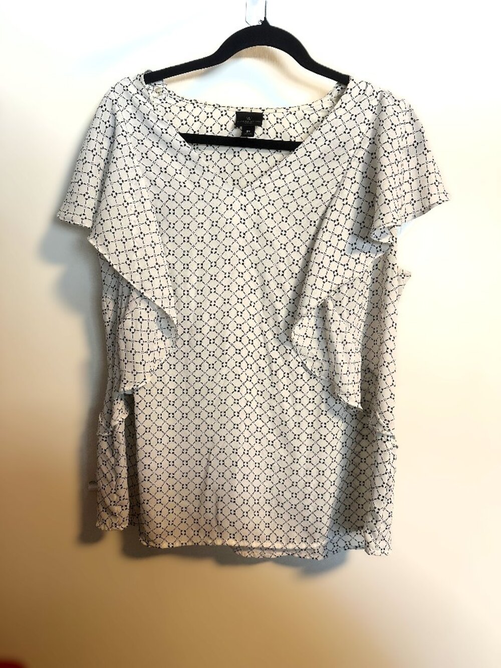 Worthington Women blouse w/ flutter sleeves